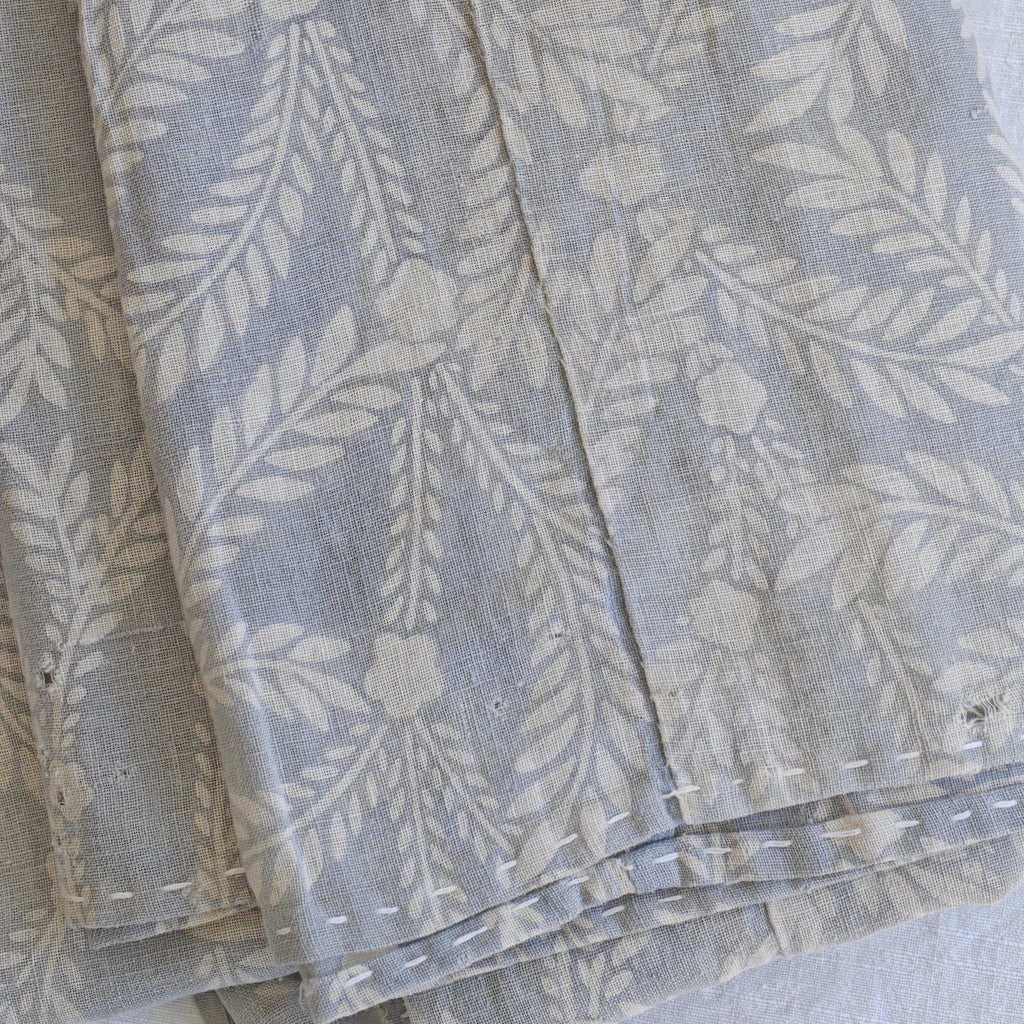 Antique Cloth - flower & leaf pattern - 160 x 160