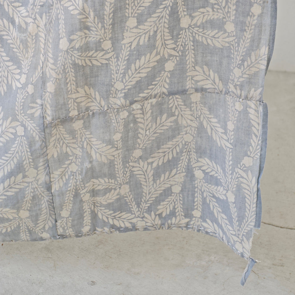 Antique Cloth - flower & leaf pattern - 160 x 160