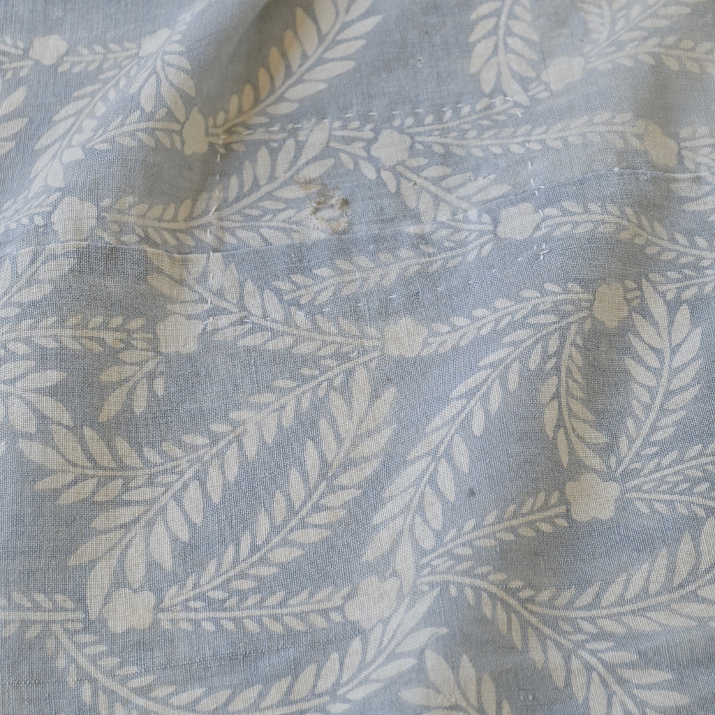 Antique Cloth - flower & leaf pattern - 160 x 160