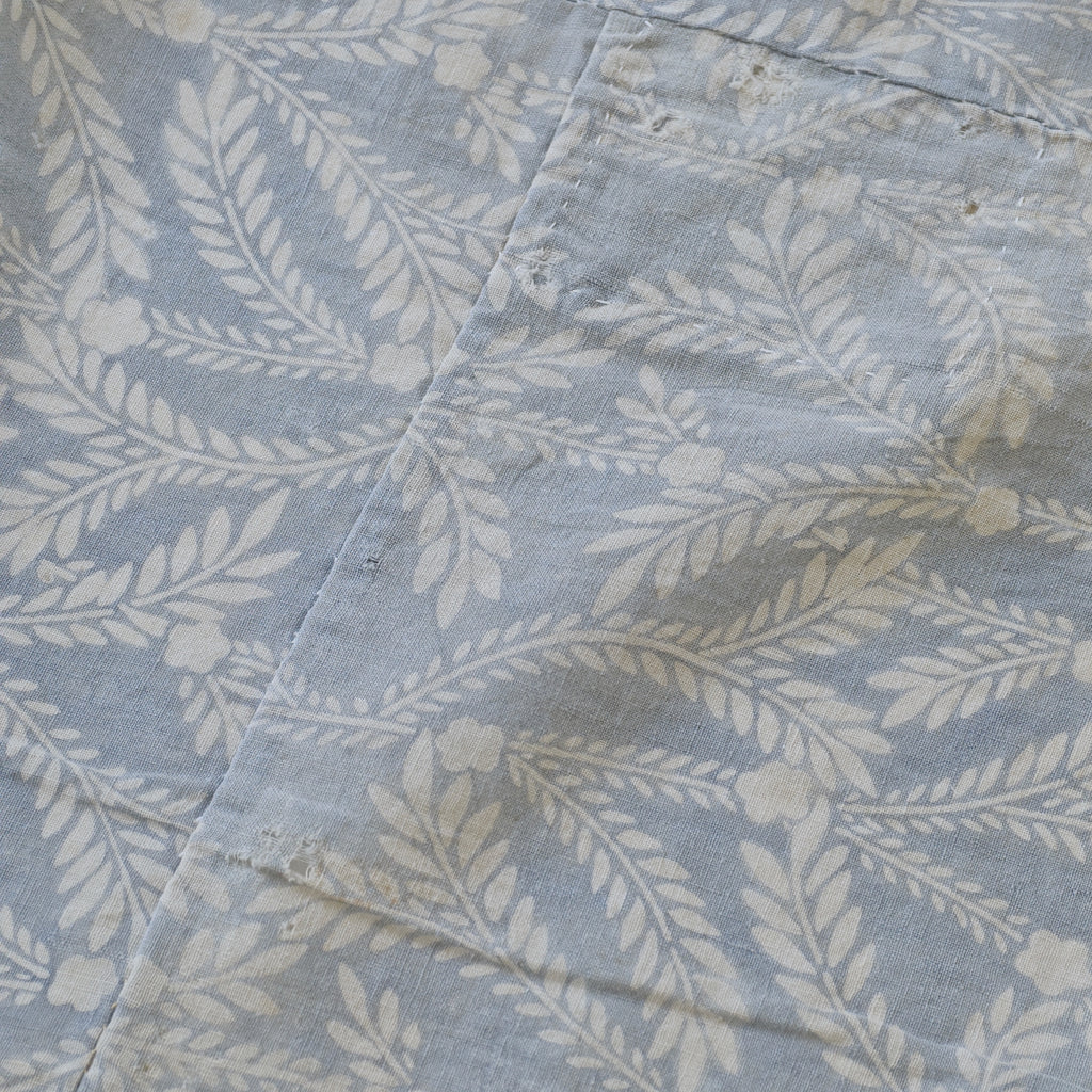 Antique Cloth - flower & leaf pattern - 160 x 160