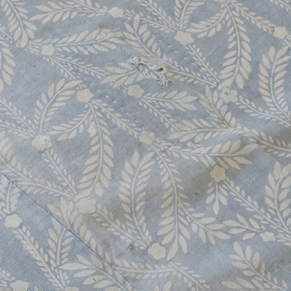Antique Cloth - flower & leaf pattern - 160 x 160