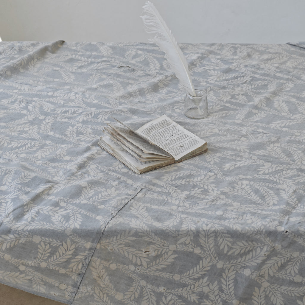 Antique Cloth - flower & leaf pattern - 160 x 160
