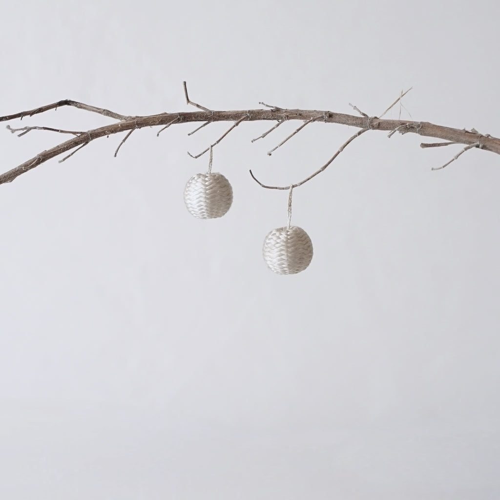 Silk Pompon