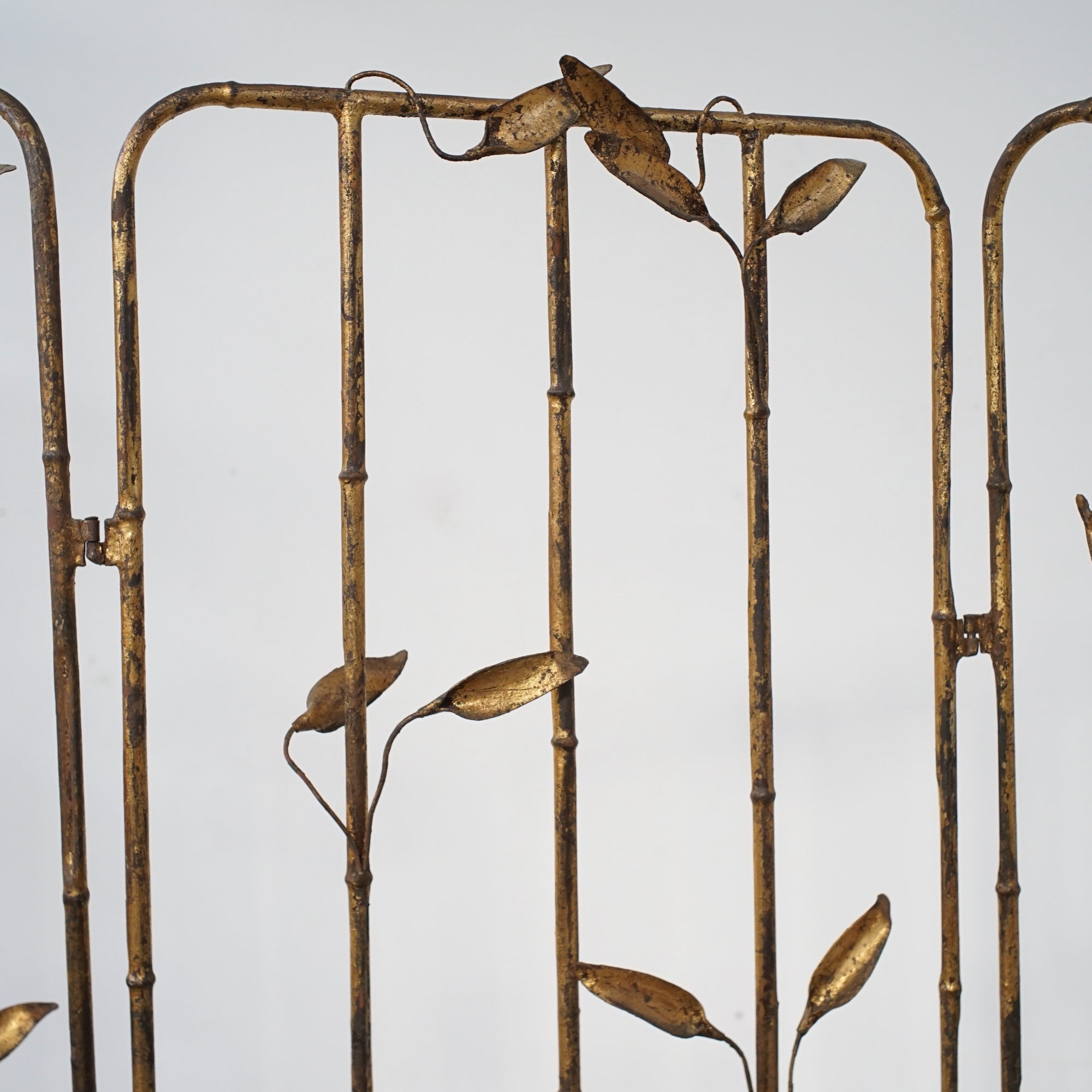 Folding Iron Screen