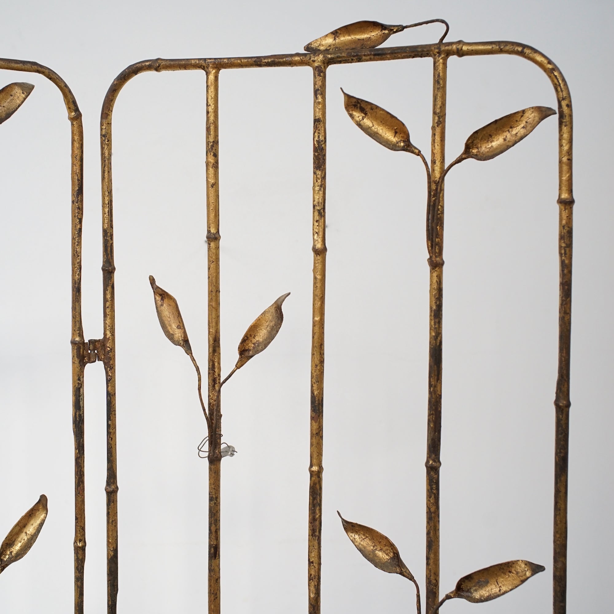 Folding Iron Screen