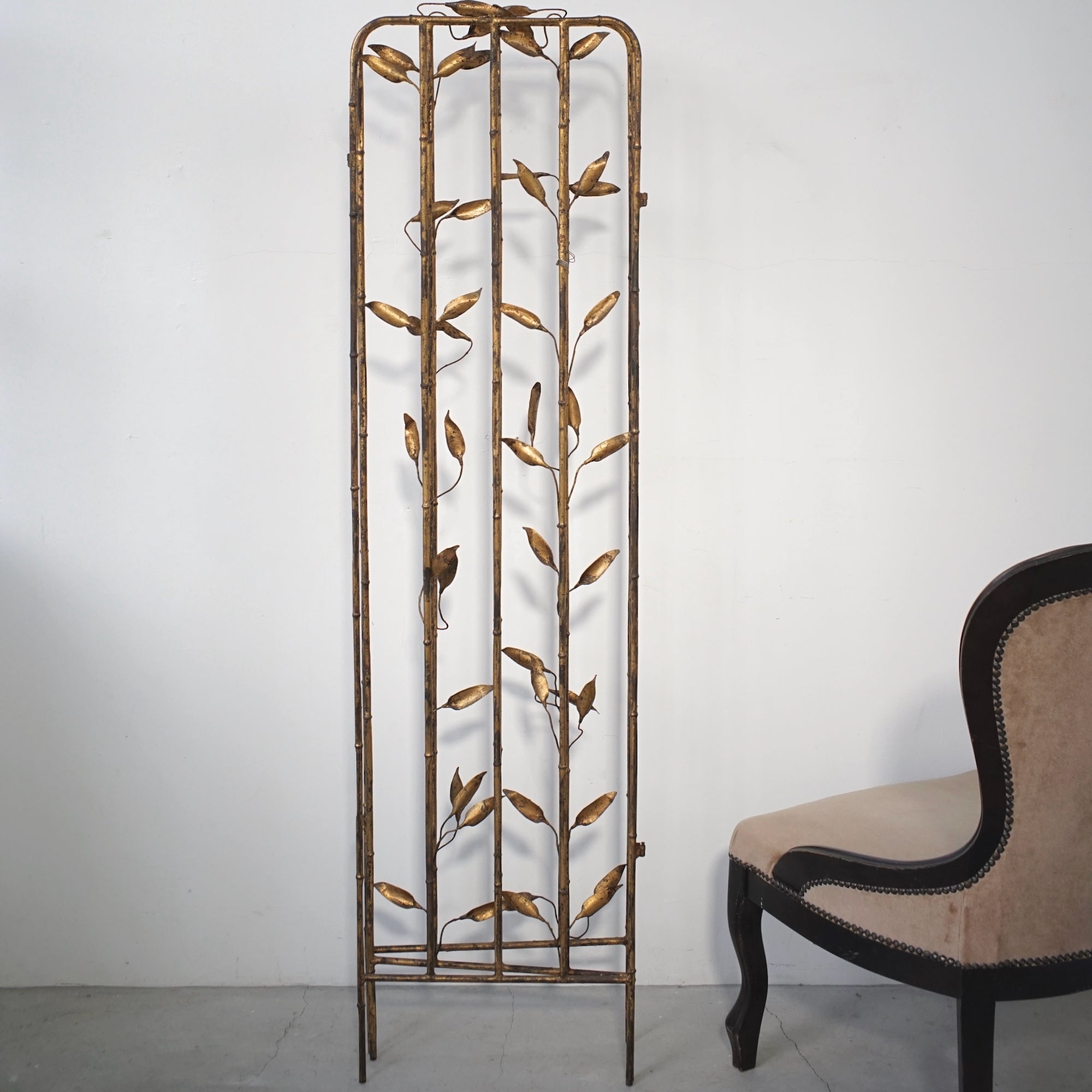 Folding Iron Screen