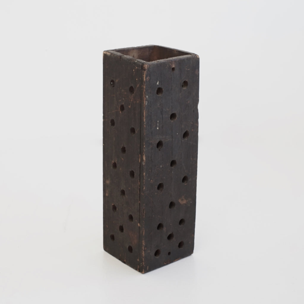 Hole Dot Holder