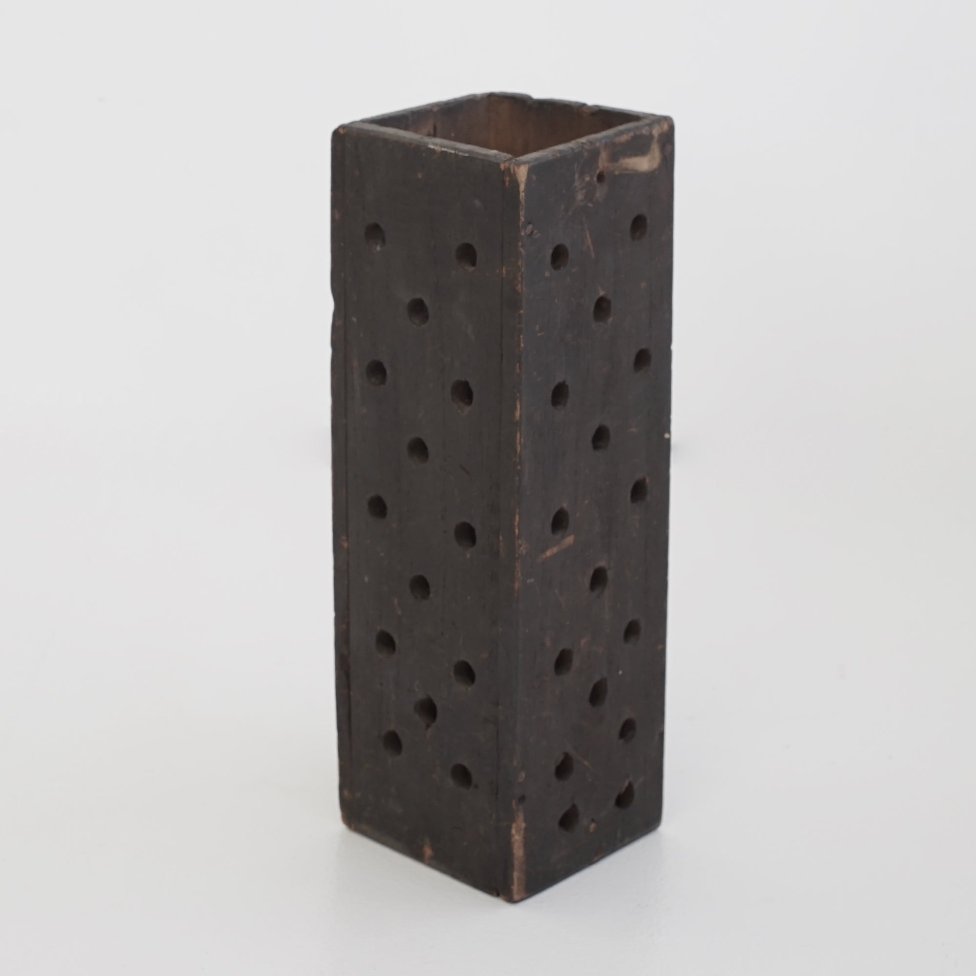 Hole Dot Holder