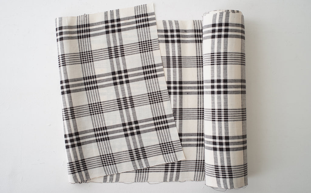 Black & Ecru Checked Cloth