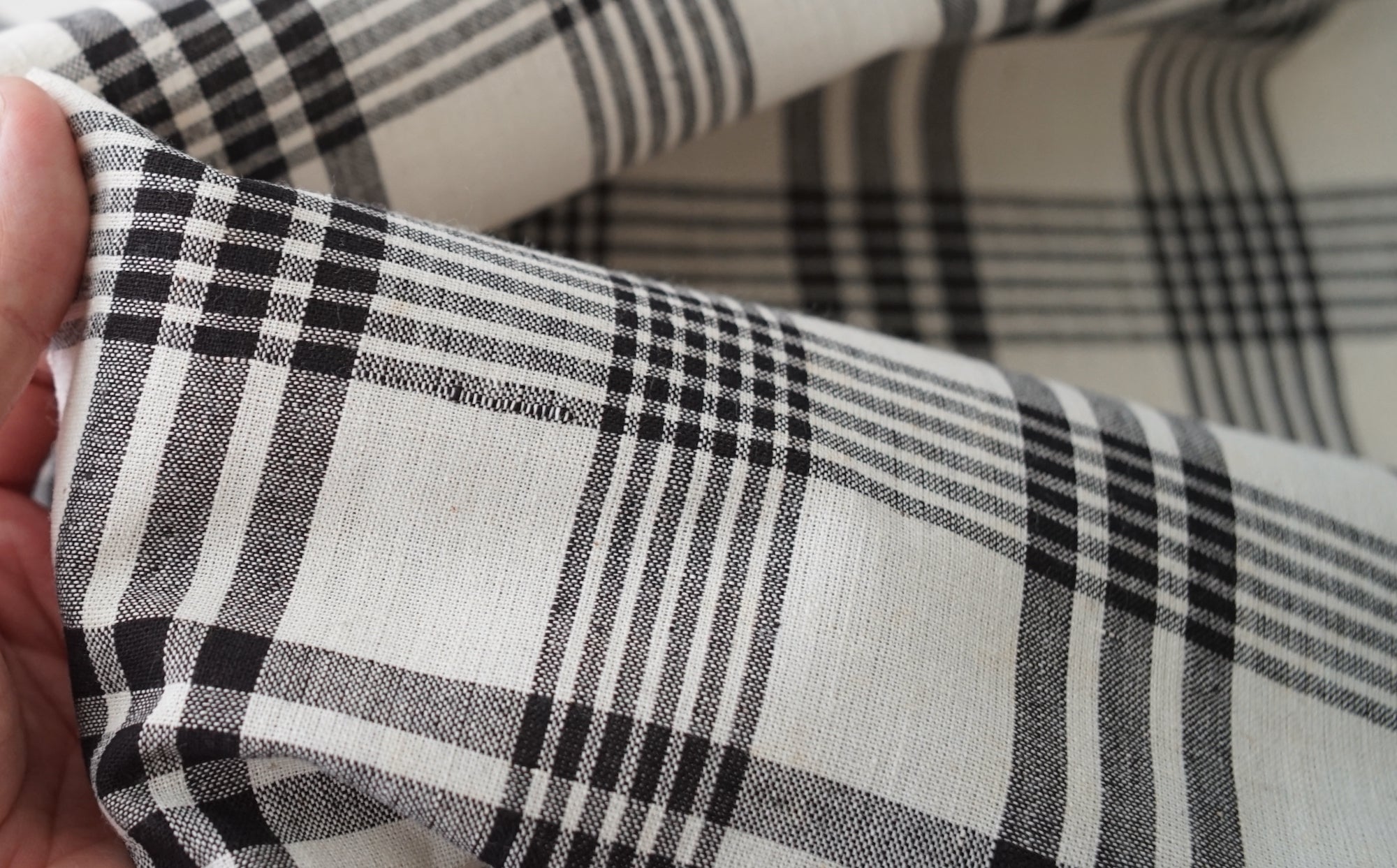 Black & Ecru Checked Cloth