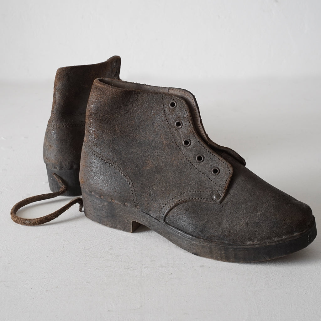 Antique Shoes / France