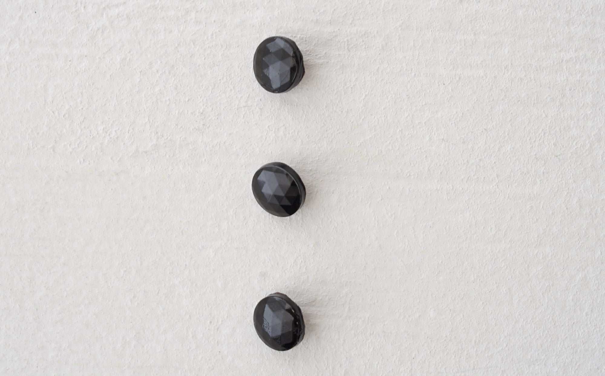Black Glass Button - S -