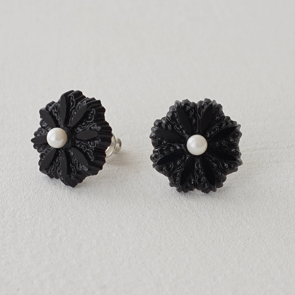P . D . bébé FLEUR  Pierce & Earrings