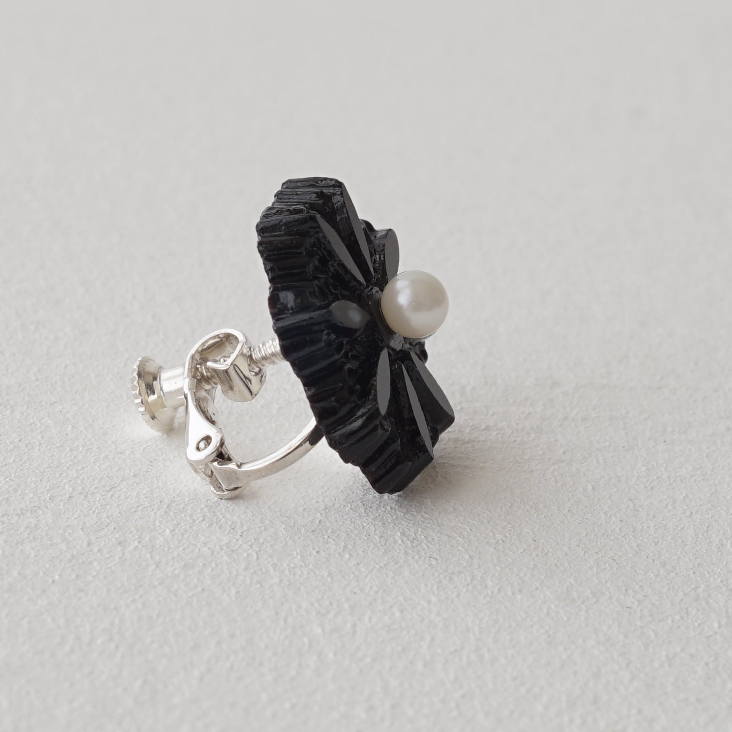 P . D . bébé FLEUR  Pierce & Earrings
