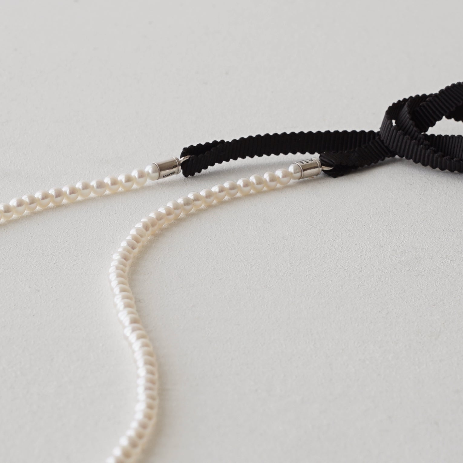 P . D . bébé Necklace