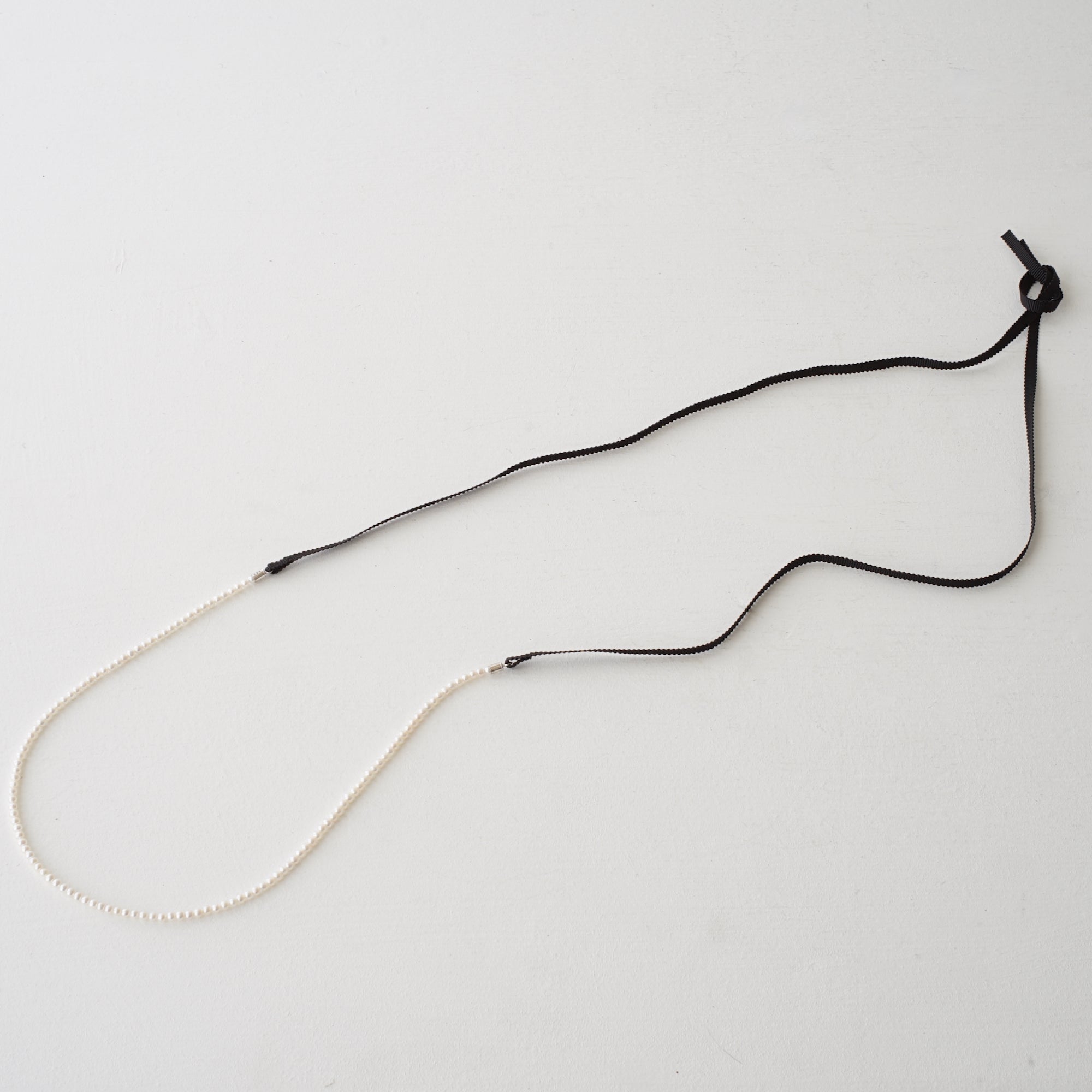 P . D . bébé Necklace