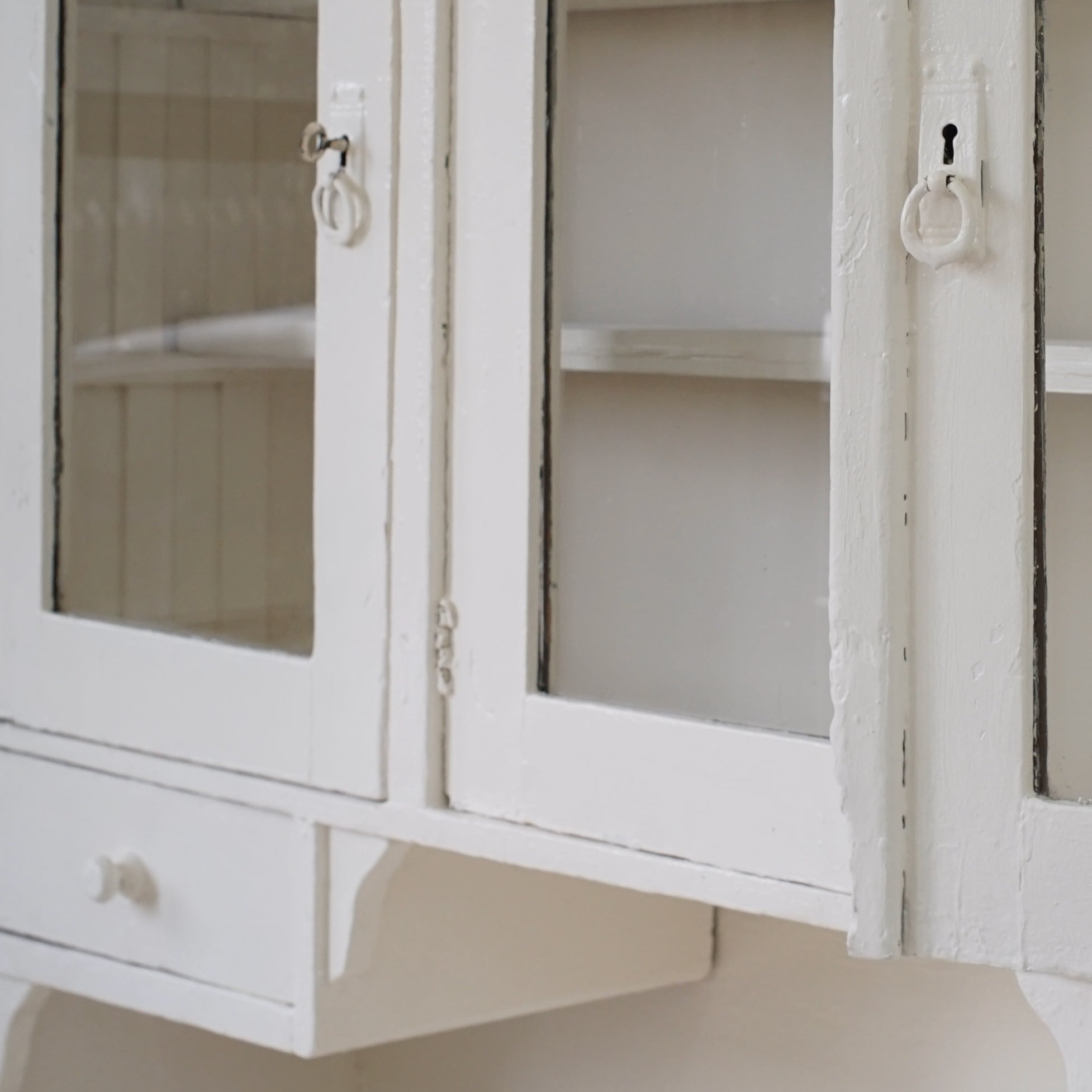 White Cabinet