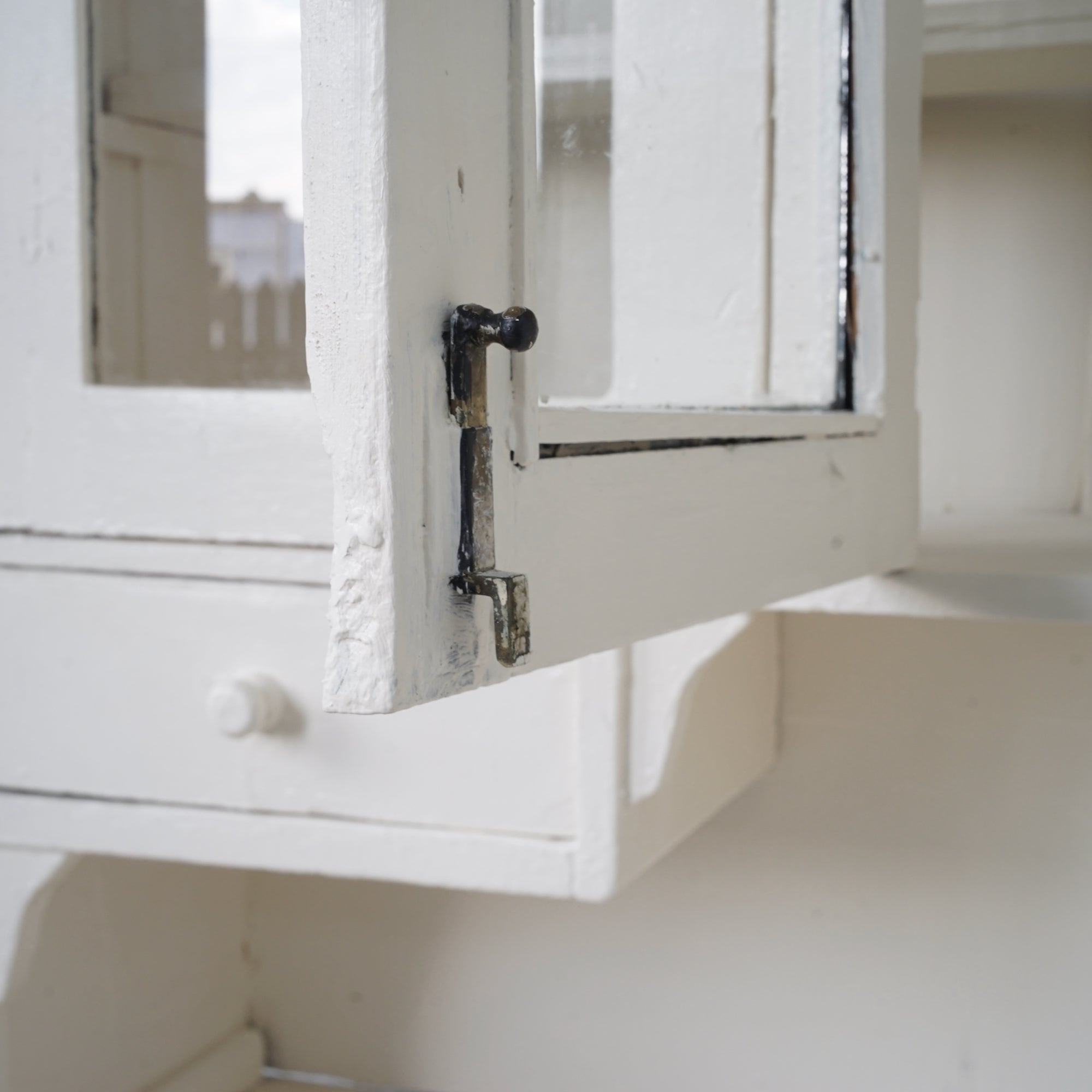 White Cabinet
