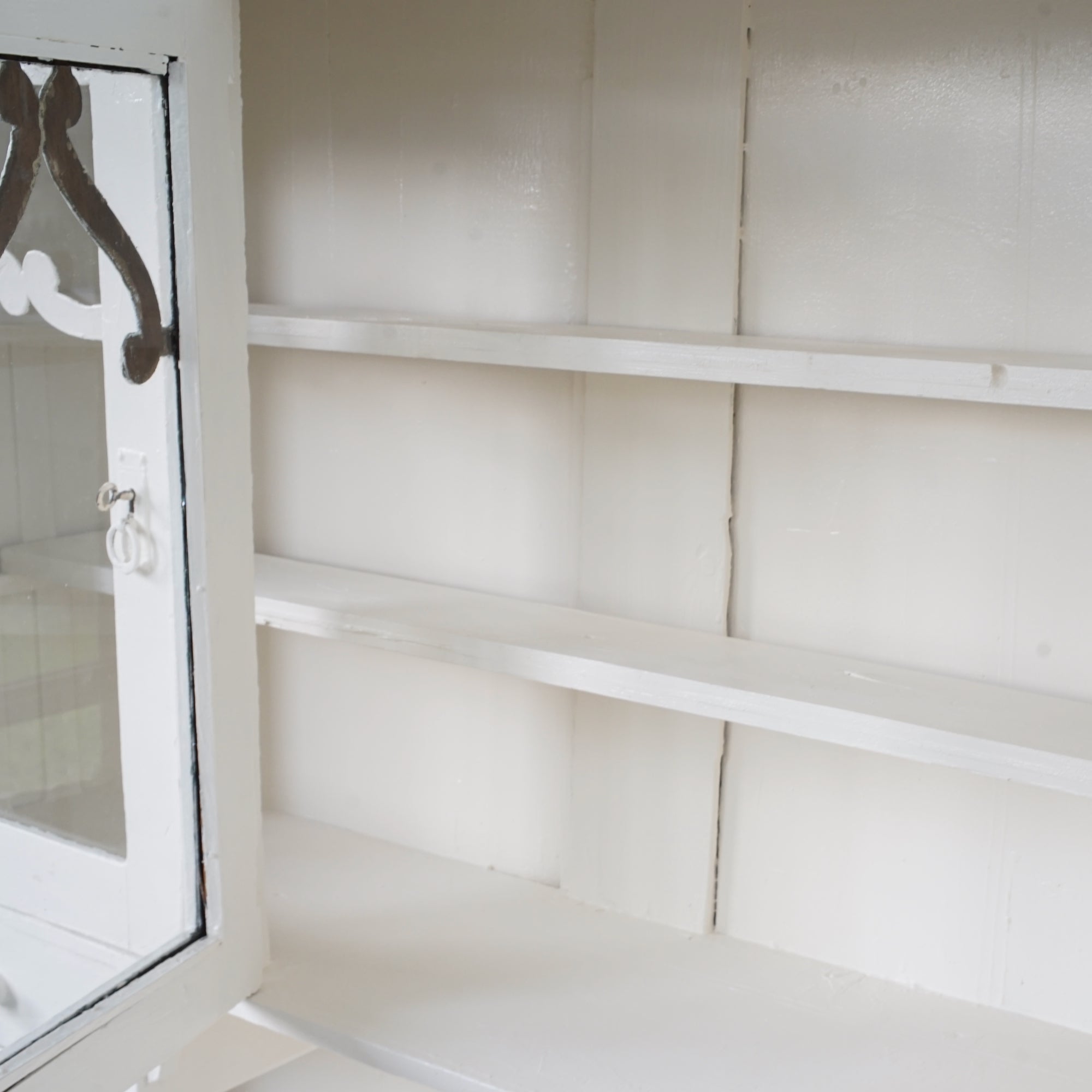 White Cabinet