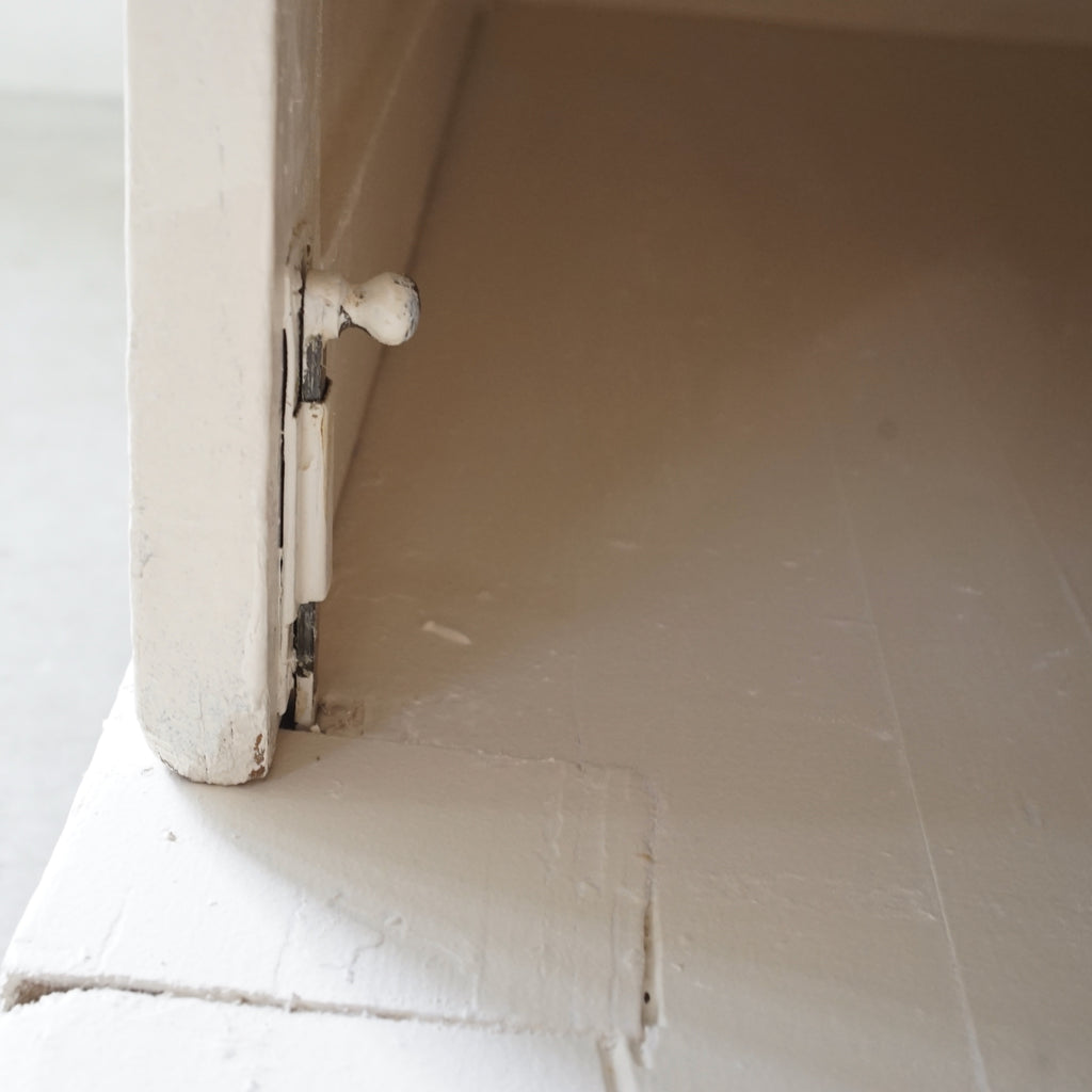 White Cabinet