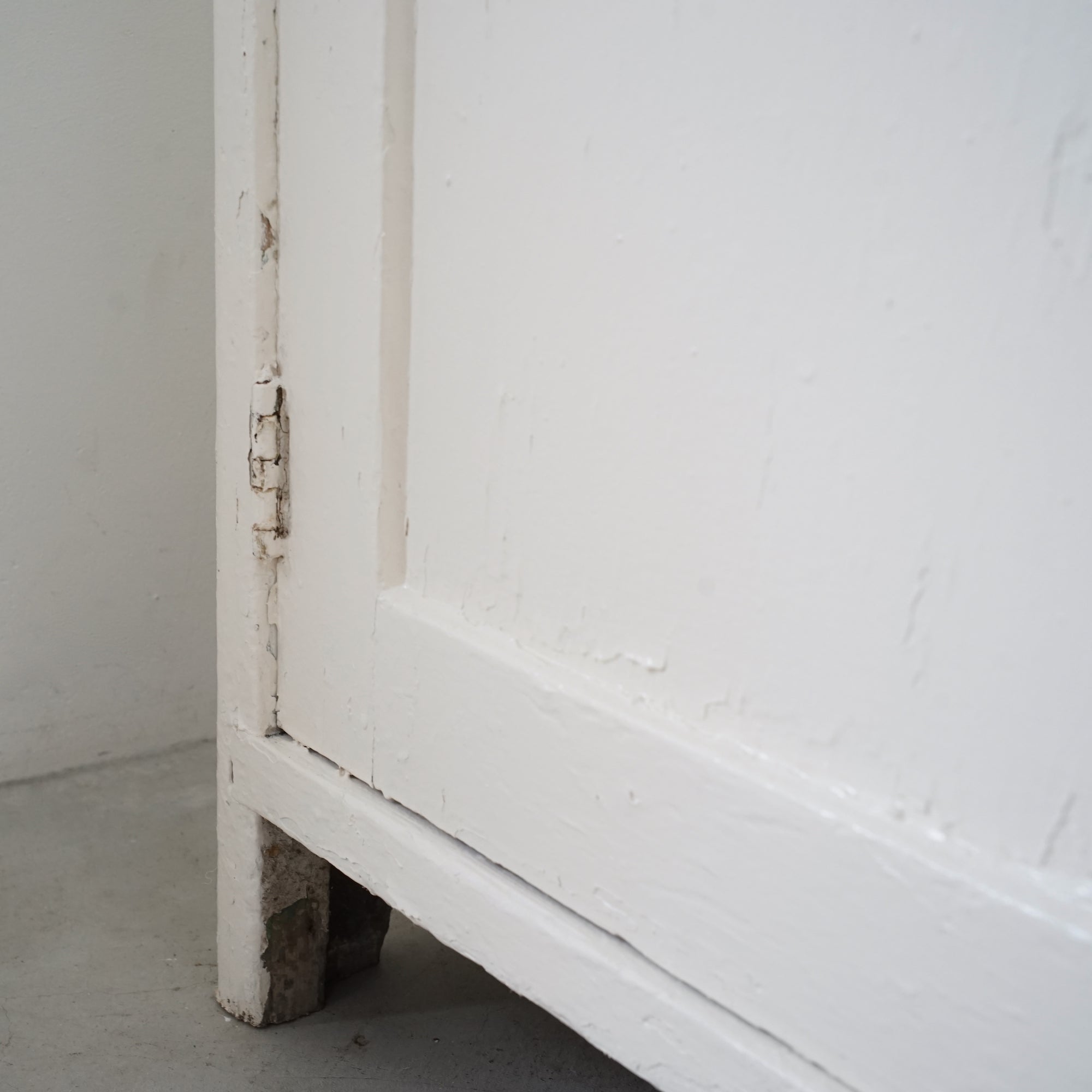 White Cabinet