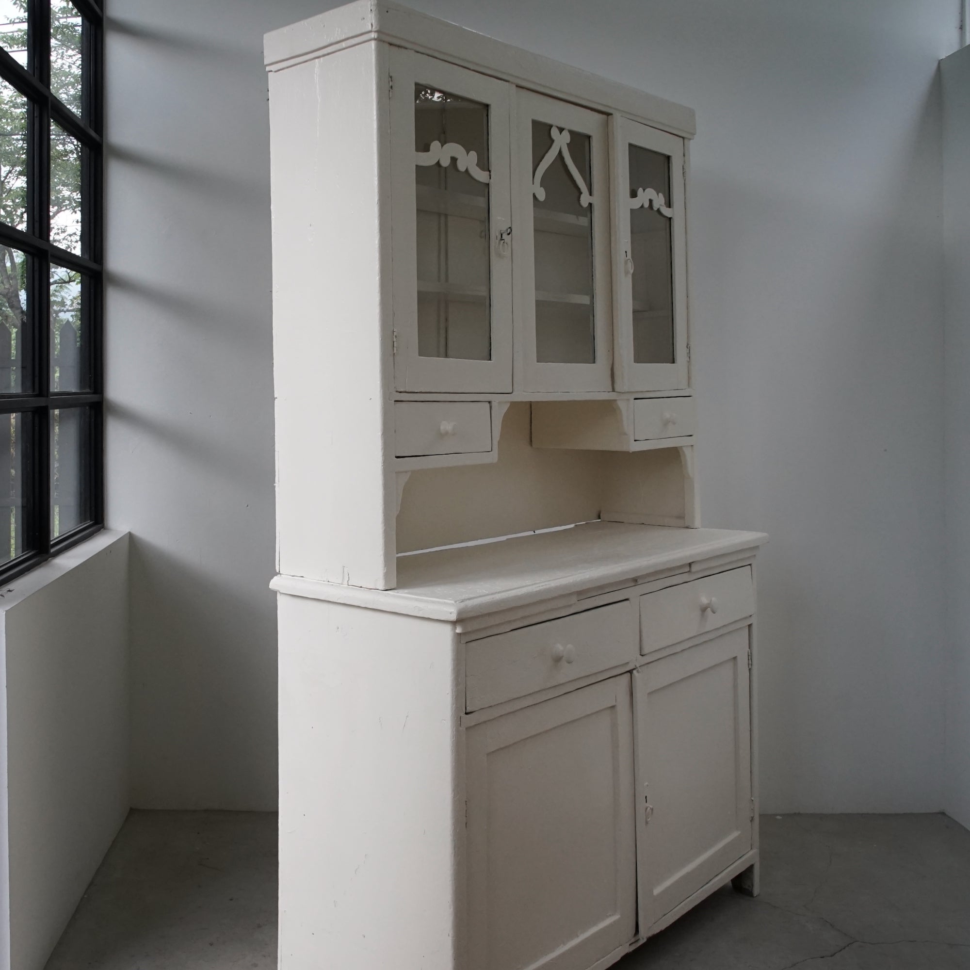 White Cabinet