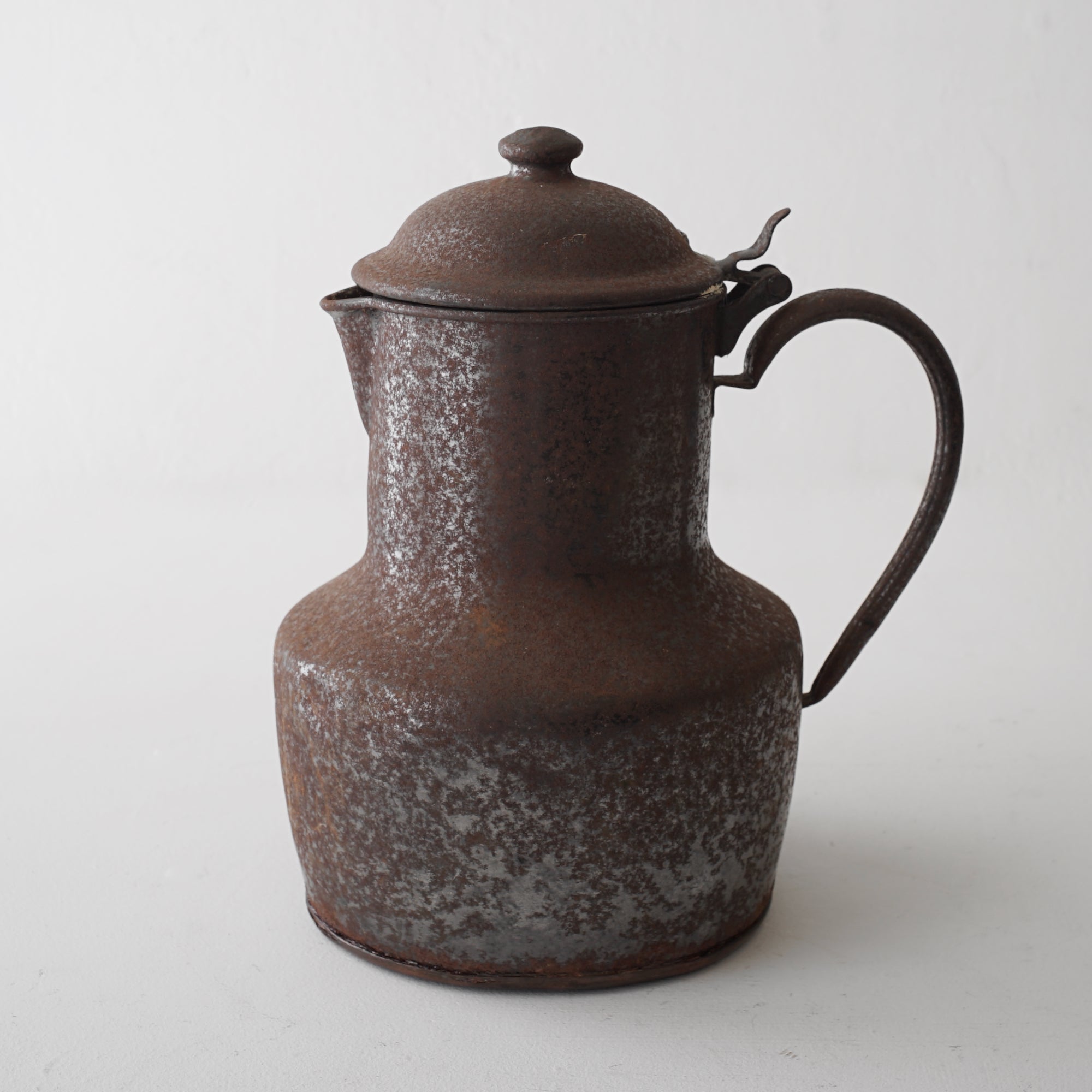 Iron Pitcher / France