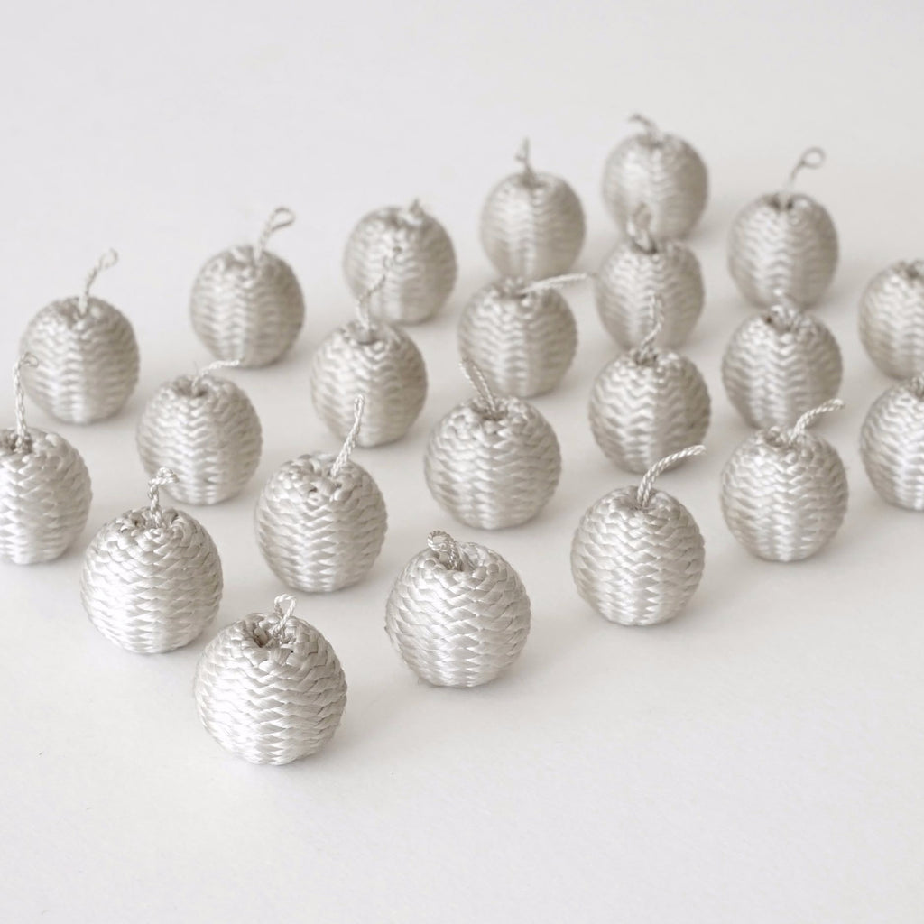 Silk Pompon